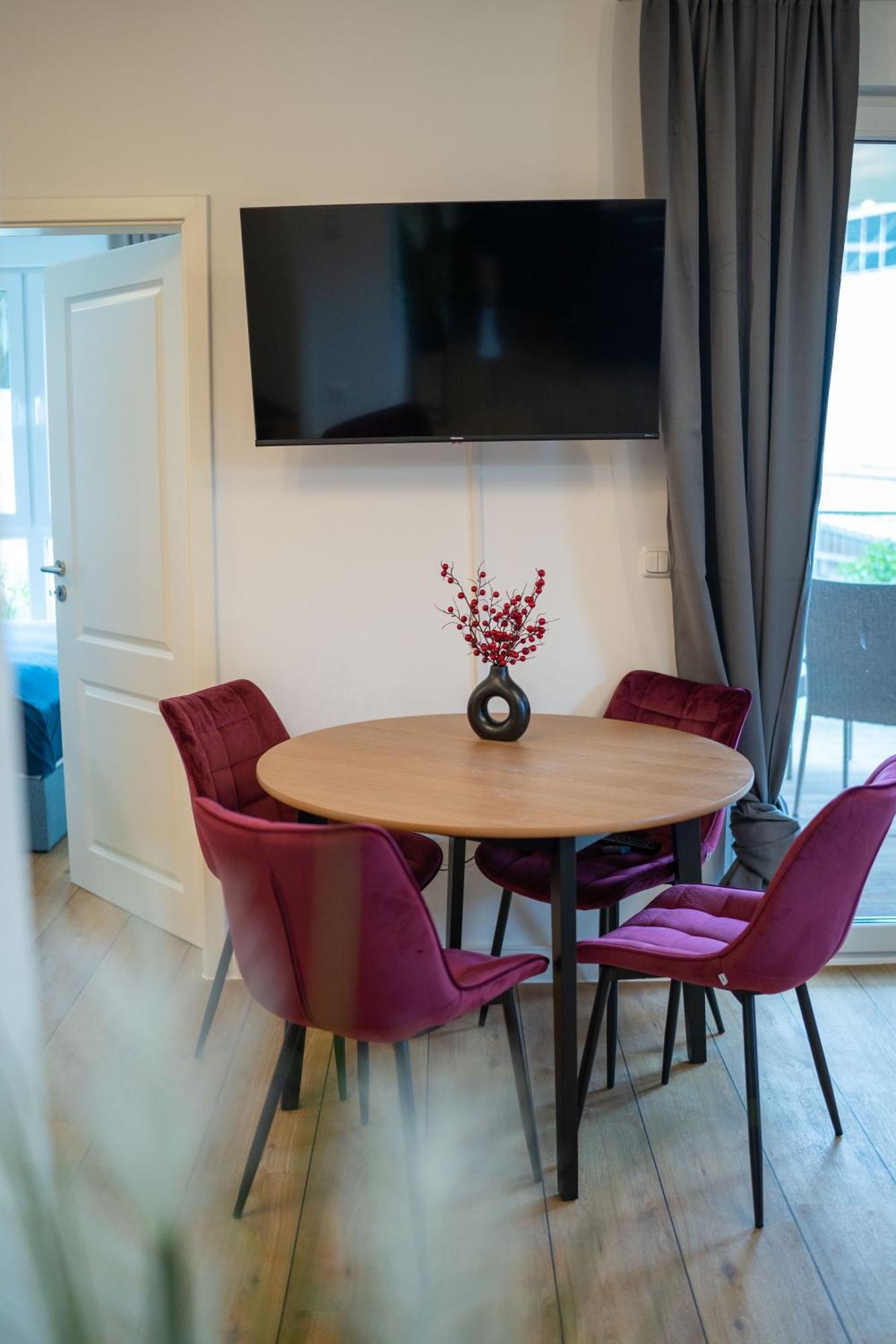 Ferienwohnung Moebliertes Wohnen - Nina Rostock Exterior foto